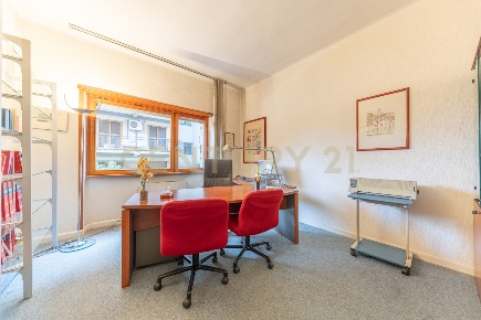 Foto Appartamento in Via Leon Pancaldo 26, Roma di 105 m² con 4 locali