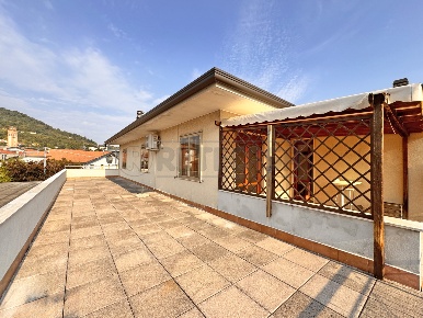 Foto Appartamento in Via Trieste 17, Castelgomberto Centro di 179 m²