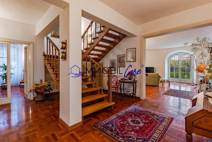 Foto Appartamento a Livorno Ardenza di 330 m² con 6 locali in vendita