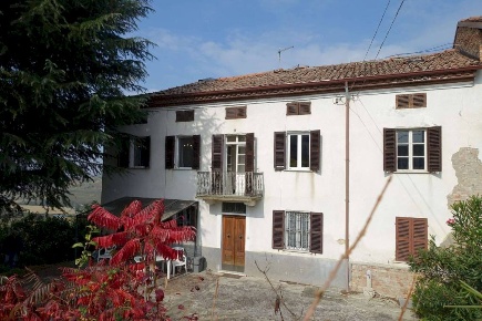 Foto Rustico in Via Giacomo Bove, Maranzana di 180 m² con 8 locali
