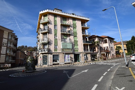 Foto Appartamento in Via Roma 95, Arona Centro di 75 m² con 3 locali