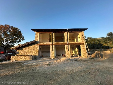 Foto Rustico a Serramazzoni Riccò di 120 m² con 5 locali in vendita