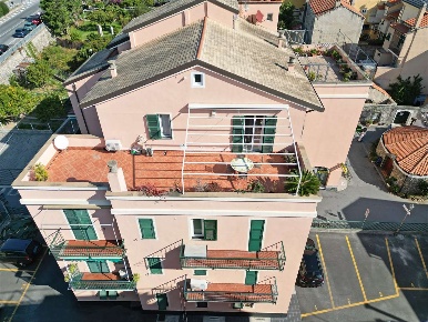 Foto Appartamento in Via Delle Strette  9, Spotorno di 90 m² con 4 locali