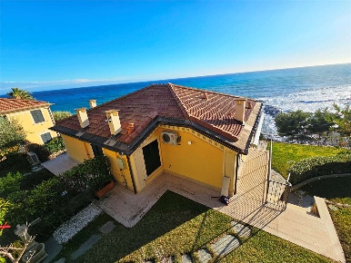 Foto Appartamento in Via Privata Casette, Cervo di 57 m² con 2 locali