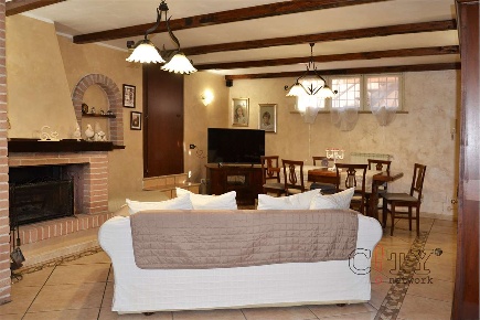 Foto Villa bifamiliare in Via Pisa, Ardea Nuova Florida di 119 m²