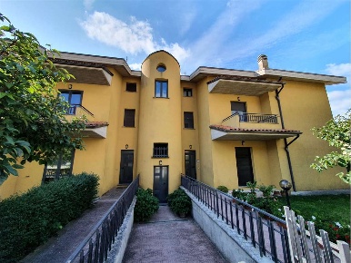 Foto Appartamento a Gubbio di 240 m² con 4 locali in vendita