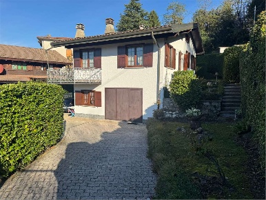 Foto Villa unifamiliare a Cunardo di 155 m² con 4 locali in vendita