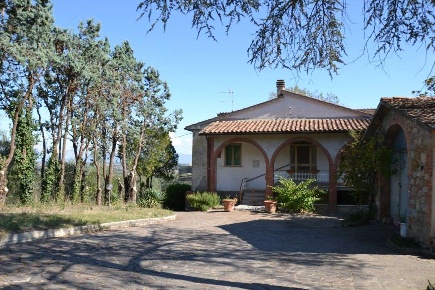 Foto Casa indipendente a Lucignano di 270 m² in vendita