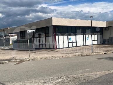 Foto Negozio in Via Luigi Pirandello snc, Aprilia Semicentro di 250 m²