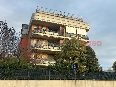 Foto Attico in Eugenio Maccagnani, Roma Casetta Mattei - Corviale di 70 m²