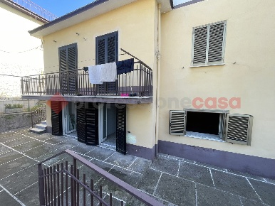 Foto Appartamento in Via Giovanni Cena 6, Minturno Centro di 145 m²