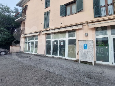 Foto Negozio in Via Sp31 snc, Amelia Centro di 100 m² con 2 locali