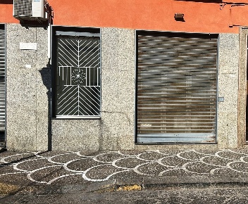 Foto Negozio in Nuova Padre Ludovico, Casoria Centro di 70 m² con 1 locali