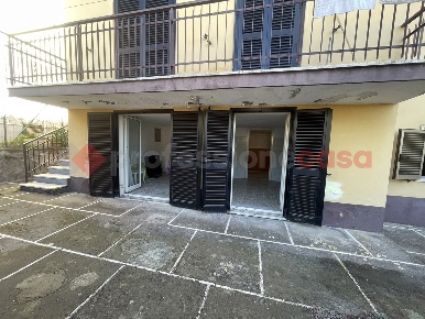 Foto Appartamento in Via Giovanni Cena 6, Minturno Centro di 75 m²