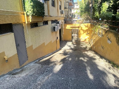 Foto Ufficio in Piazzale Bellaria 2, Palermo Olio di Lino di 355 m²