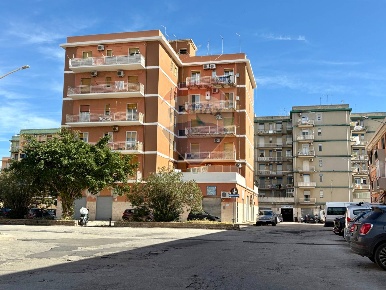 Foto Appartamento in Via Michele Bonanno, Siracusa Bosco Minniti di 160 m²