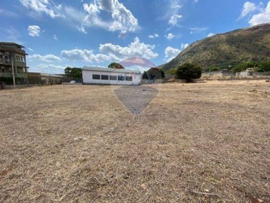 Foto Locale commerciale in Viale della Regione Siciliana Nord Ovest 9532,