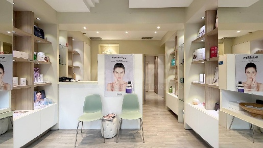 Foto Negozio in Via Cavallotti, Monza San Biagio di 82 m² con 5 locali