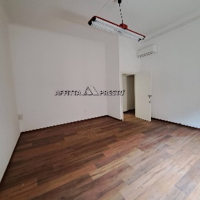 Foto Ufficio a Forlì Centro Storico di 110 m² con 4 locali in affitto
