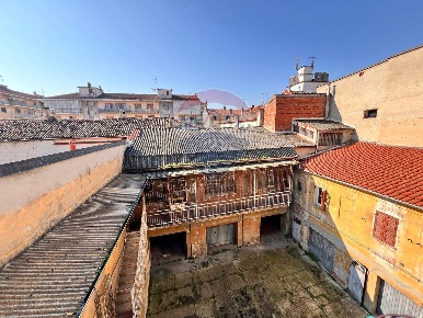 Foto Appartamento a Valenza Centro di 650 m² con 15 locali in vendita