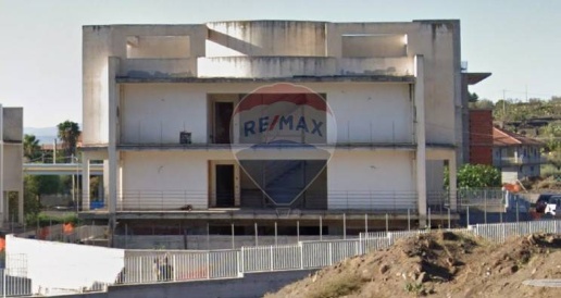 Foto Villa bifamiliare in Via Della Comunità Europea, Paternò di 274 m²