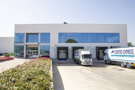 Foto Locale commerciale a Mercogliano di 2000 m² in vendita