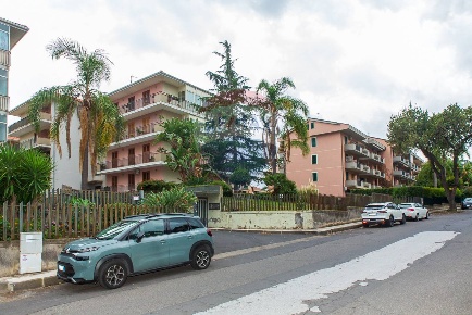Foto Appartamento in Via Giuseppe Leonardi, Aci Catena Centro di 106 m²