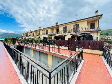 Foto Villa a schiera in VIA SANT'AGOSTINO, Colleferro di 150 m² in vendita