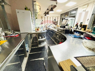 Foto Bar in Viale Adua, Pistoia Pistoia Ovest di 120 m² con 4 locali