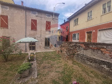 Foto Casa indipendente in Via Antonio Gramsci, Bondeno Stellata di 200 m²