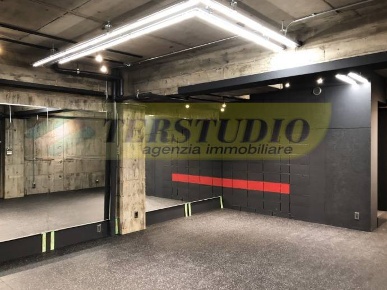 Foto Capannone industriale a Ambivere di 300 m² in vendita