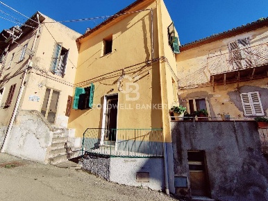 Foto Appartamento in Via Garibaldi, Cellere Centro di 127 m² con 5 locali