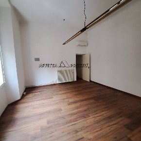 Foto Ufficio a Forlì Centro Storico di 80 m² con 4 locali in affitto