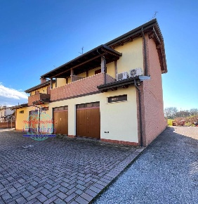 Foto Villa a schiera in VIA ex dogana, Cento Frazioni Nord di 85 m²