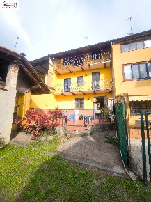 Foto Villa a schiera in Via Senatore Avogadro, Vigliano Biellese di 128 m²