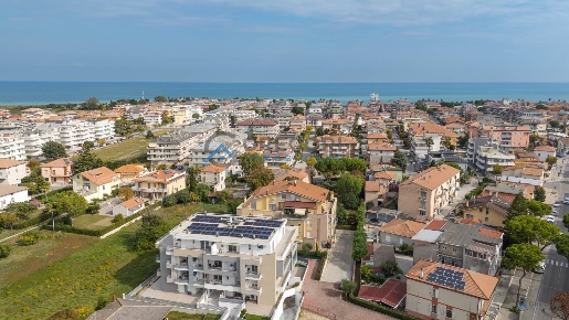 Foto Appartamento in Via Roma, Martinsicuro Centro di 108 m² con 5 locali