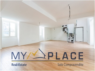 Foto Appartamento in Via Ghislanzoni, Lecco Centro di 159 m² con 4 locali