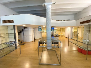 Foto Locale commerciale in Via Nazzario Sauro, San Benedetto del Tronto