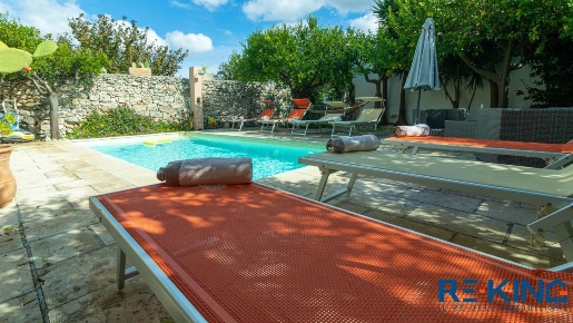 Foto Villa unifamiliare in Via Congregazione, Spongano di 920 m² in vendita