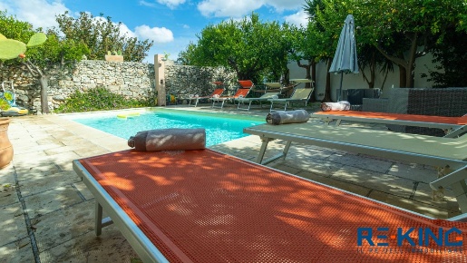 Foto Villa unifamiliare in Via Congregazione, Spongano di 920 m² in vendita