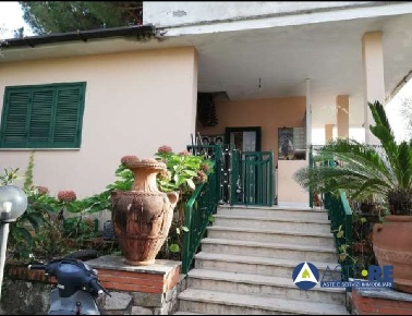 Foto Casa indipendente in VIA SANT'ANTONIO, Fondi di 130 m² con 4 locali