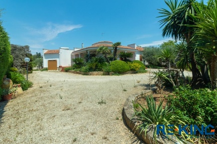 Foto Villa unifamiliare a Nardò Centro di 417 m² con 14 locali in vendita