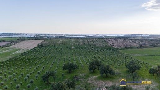 Foto Terreno in C.da AGLIASTRO, Noto di 60000 m² in vendita