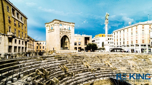 Foto Locale commerciale a Lecce Centro Storico di 416 m² con 9 locali