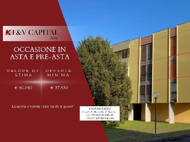 Foto Appartamento in Viale Biella, Ivrea di 82 m² con 6 locali in vendita