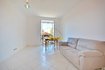 Foto Appartamento in corso Regina Margherita, Ospedaletti di 77 m²