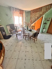 Foto Appartamento a Vallefoglia di 80 m² con 6 locali in vendita