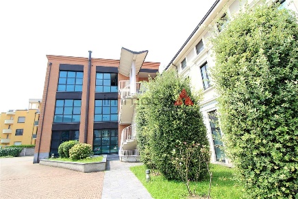 Foto Ufficio in Viale Lombardia, Brugherio Centro di 40 m² con 1 locali
