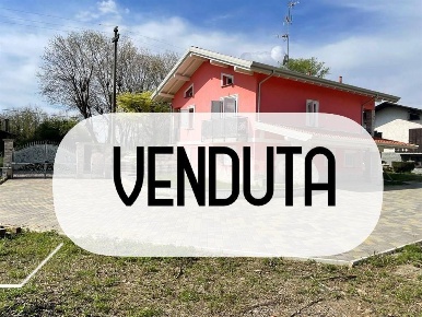 Foto Villa unifamiliare in Via Kennedy, Sumirago Centro di 270 m²