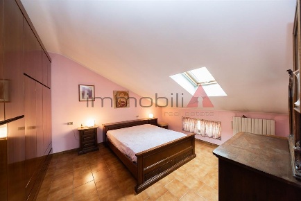 Foto Case semi ndipendenti a Nova Milanese di 191 m² con 5 locali